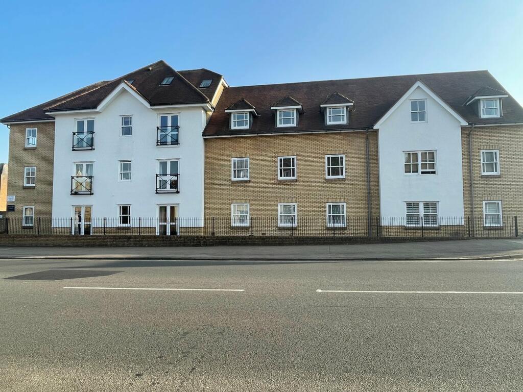 2 bed Apartment for rent in Royston. From Country Properties - Royston