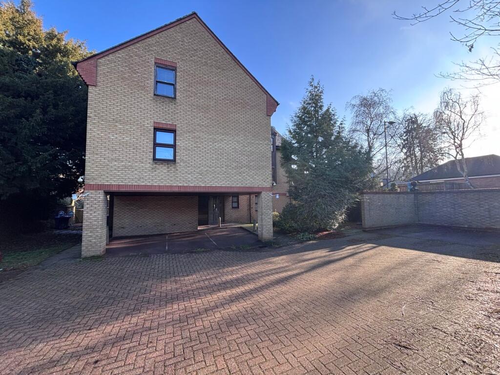 2 bed Apartment for rent in Royston. From Country Properties - Royston