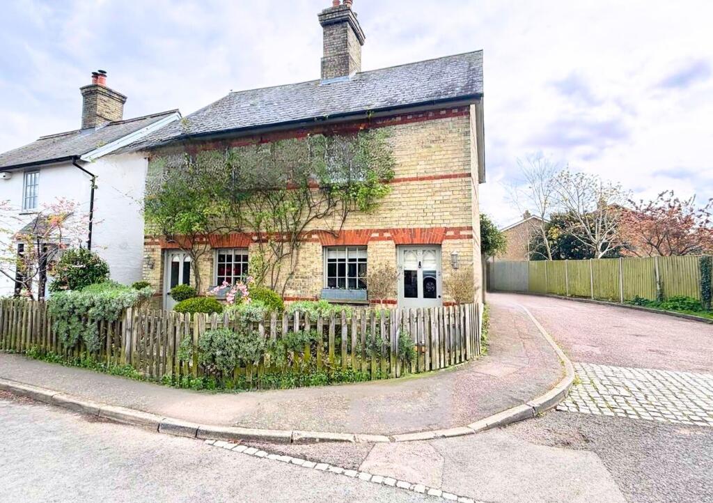 3 bed Detached for rent in Royston. From Country Properties - Royston 3 bed Detached for rent in Royston. From Country Properties - Royston