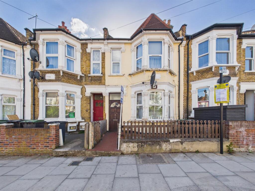 3 bed Detached for rent in Tottenham. From Cousins Estate Agents - South Tottenham