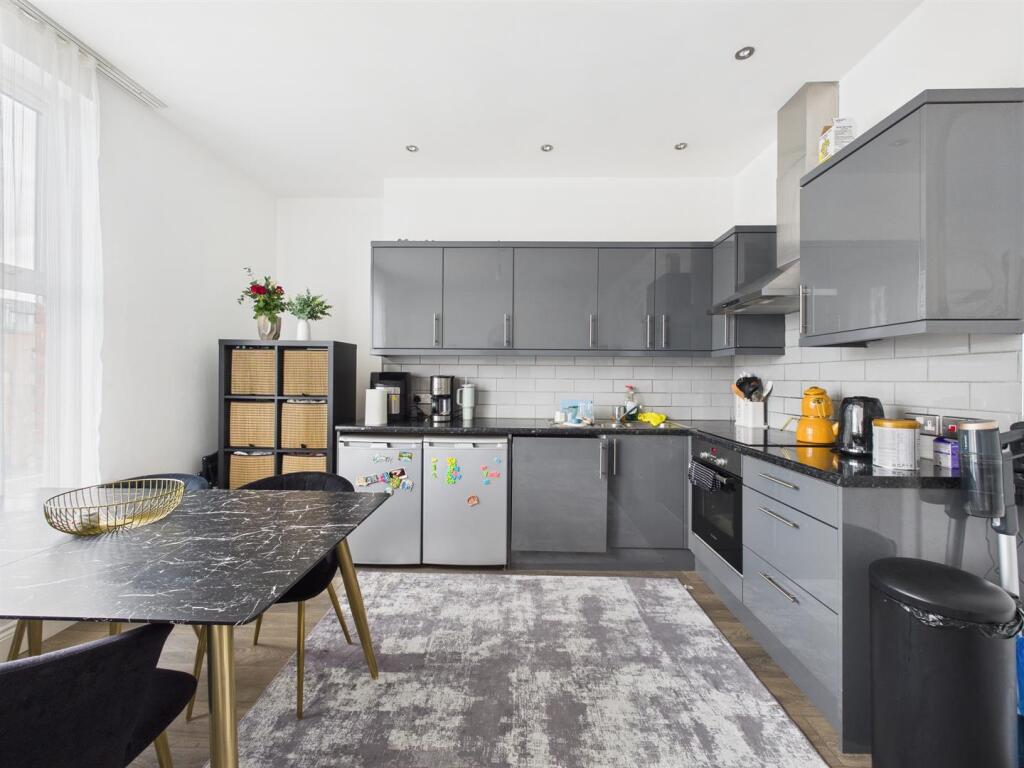 1 bed Detached for rent in Tottenham. From Cousins Estate Agents - South Tottenham