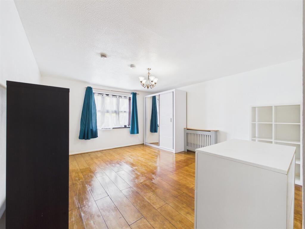 2 bed Detached for rent in Tottenham. From Cousins Estate Agents - South Tottenham