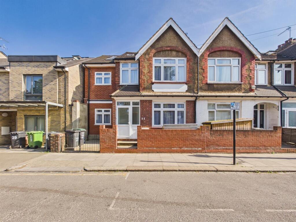 3 bed 1st Floor Flat for rent in Tottenham. From Cousins Estate Agents - South Tottenham 3 bed 1st Floor Flat for rent in Tottenham. From Cousins Estate Agents - South Tottenham