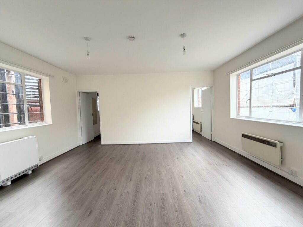 2 bed Apartment for rent in Camden Town. From CP Papas Property Centre - London