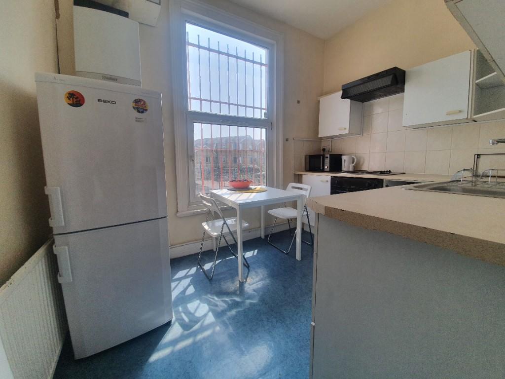 4 bed Annexe for rent in Camden Town. From CP Papas Property Centre - London