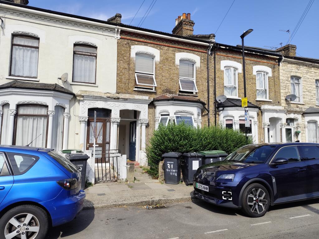 2 bed House (unspecified) for rent in London. From CP Papas Property Centre - London 2 bed House (unspecified) for rent in London. From CP Papas Property Centre - London