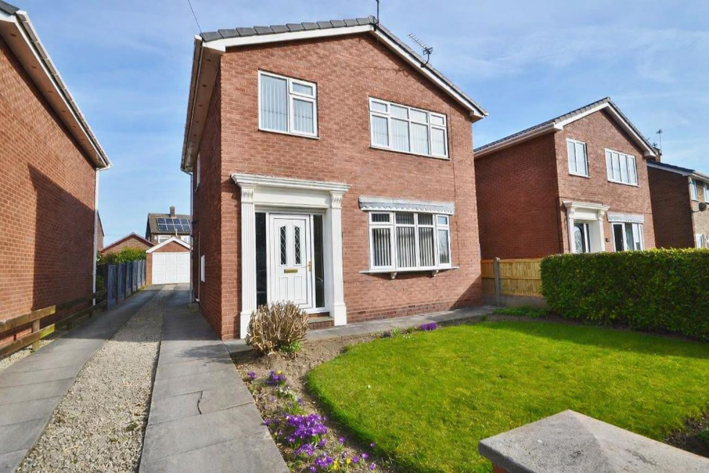 3 bed Detached for rent in Castleford. From Crown Estate Agents - Pontefract