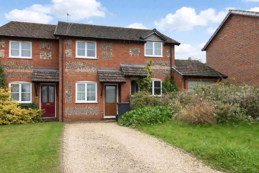 2 bed Mid Terraced House for rent in Salisbury. From Crown House Lettings - Ringwood