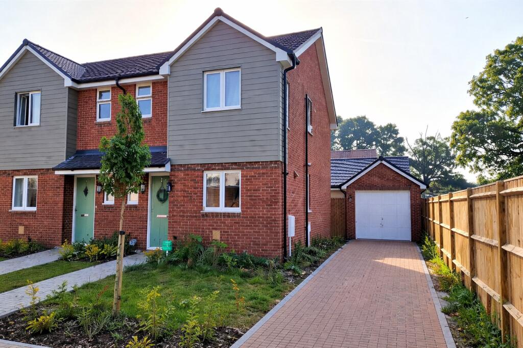 3 bed Semi Detached for rent in Verwood. From Crown House Lettings - Ringwood