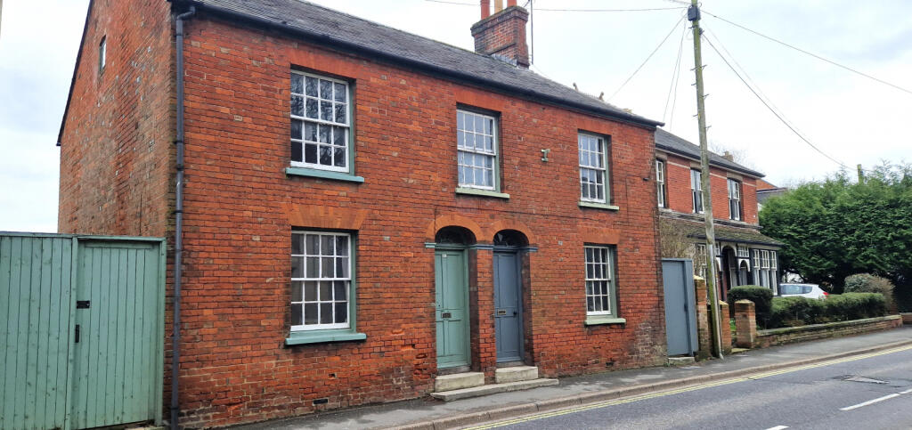 2 bed Semi Detached for rent in Ringwood. From Crown House Lettings - Ringwood 2 bed Semi Detached for rent in Ringwood. From Crown House Lettings - Ringwood