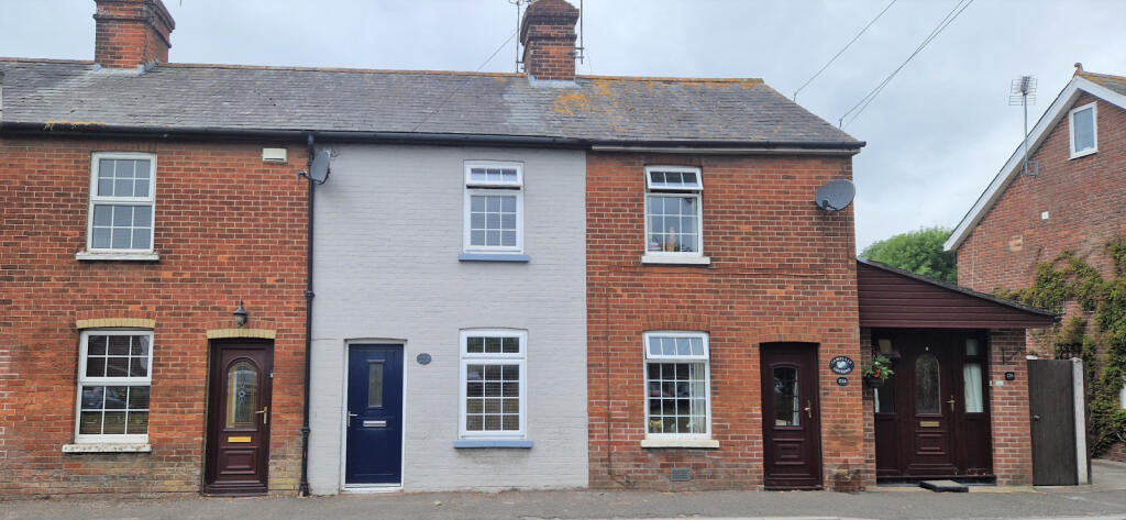 2 bed Mid Terraced House for rent in Ringwood. From Crown House Lettings - Ringwood 2 bed Mid Terraced House for rent in Ringwood. From Crown House Lettings - Ringwood