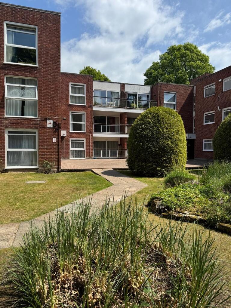 2 bed 1st Floor Flat for rent in Bournemouth. From Crown House Lettings - Ringwood