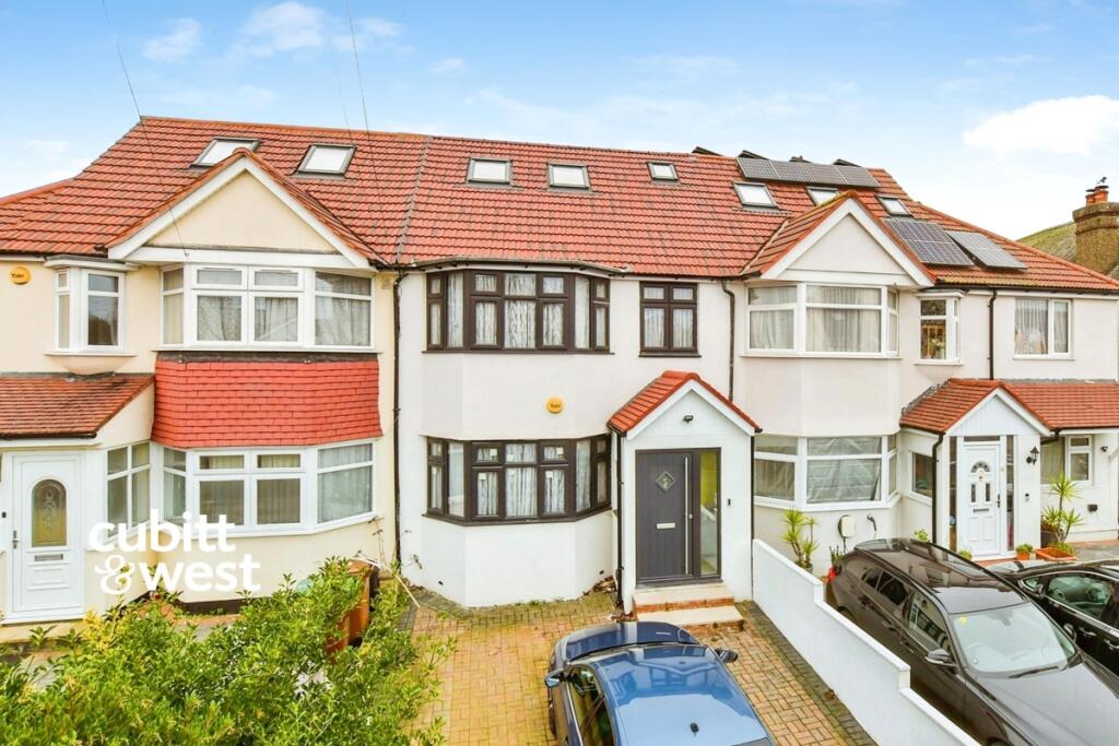 4 bed Mid Terraced House for rent in Carshalton. From Cubitt & West - Sutton 4 bed Mid Terraced House for rent in Carshalton. From Cubitt & West - Sutton