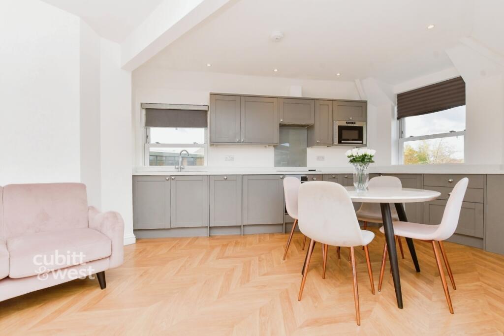 2 bed Annexe for rent in Pachesham Park. From Cubitt & West - Sutton