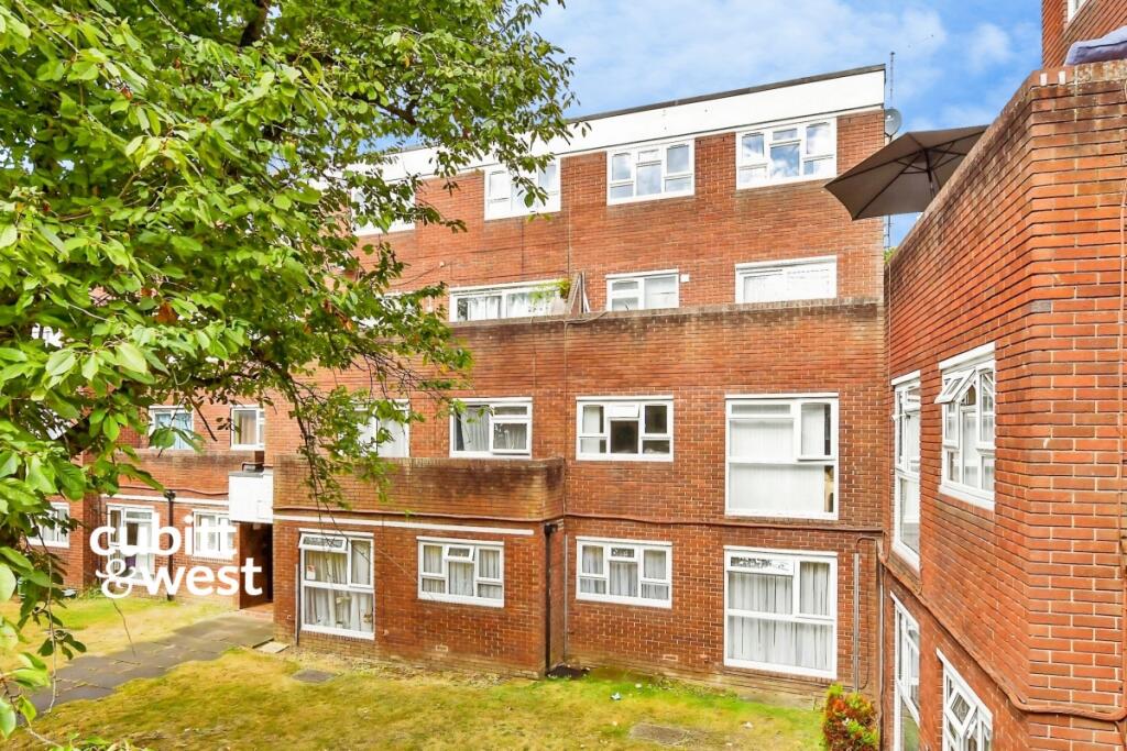 1 bed Apartment for rent in Pachesham Park. From Cubitt & West - Sutton