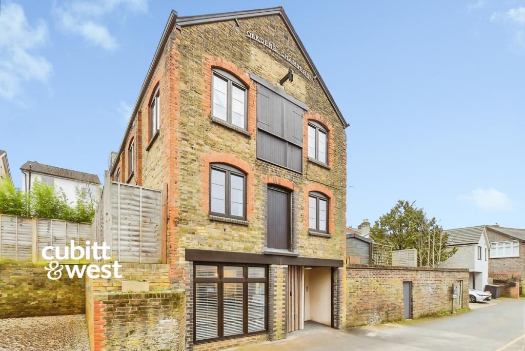 2 bed Apartment for rent in Redhill. From Cubitt & West - Sutton