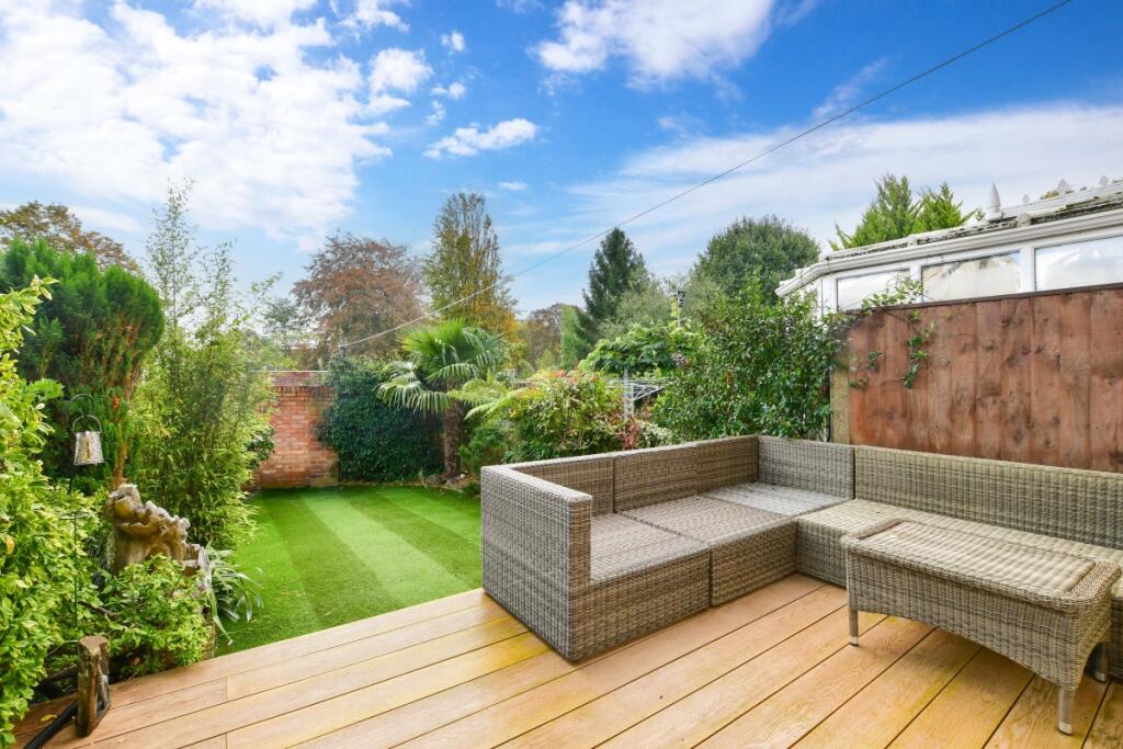 3 bed Mid Terraced House for rent in Carshalton. From Cubitt & West - Sutton 3 bed Mid Terraced House for rent in Carshalton. From Cubitt & West - Sutton