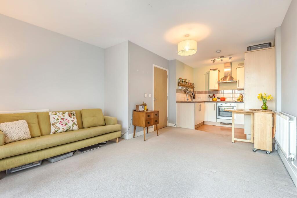 1 bed 1st Floor Flat for rent in Westminster. From Daniel Cobb - Kennington