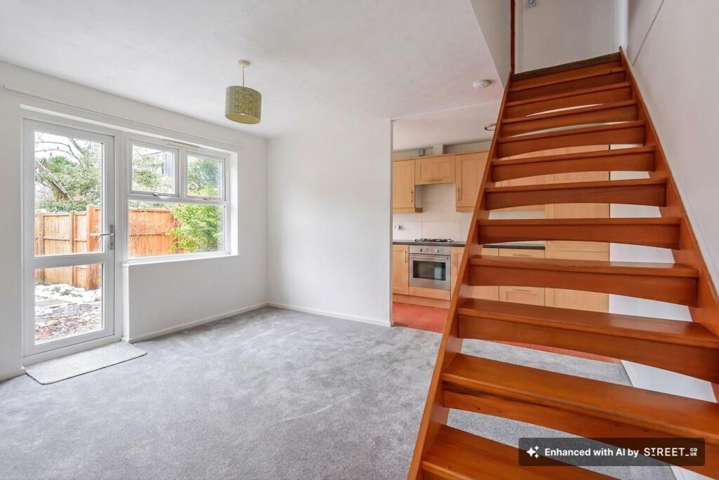 1 bed Semi Detached for rent in Camberwell. From Daniel Cobb - Kennington