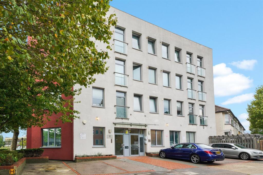 1 bed 1st Floor Flat for rent in Willesden. From Daniels - Willesden Green