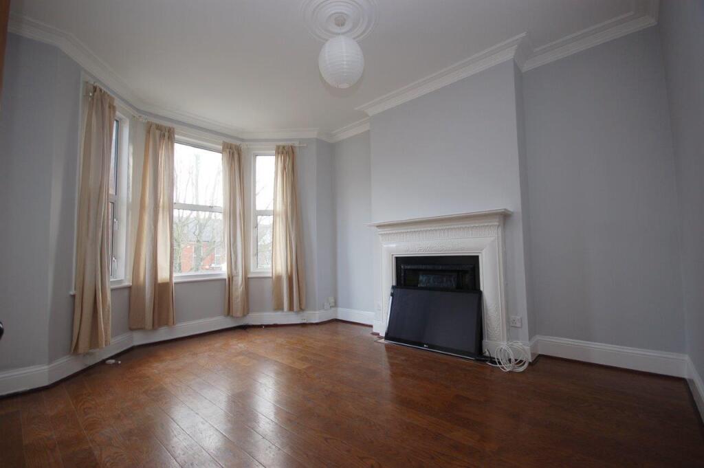 2 bed 1st Floor Flat for rent in Willesden. From Daniels - Willesden Green