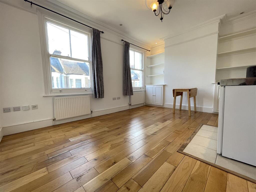 4 bed Studio for rent in London. From Daniels - Willesden Green