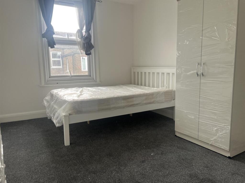 1 bed House Share for rent in Willesden. From Daniels - Willesden Green