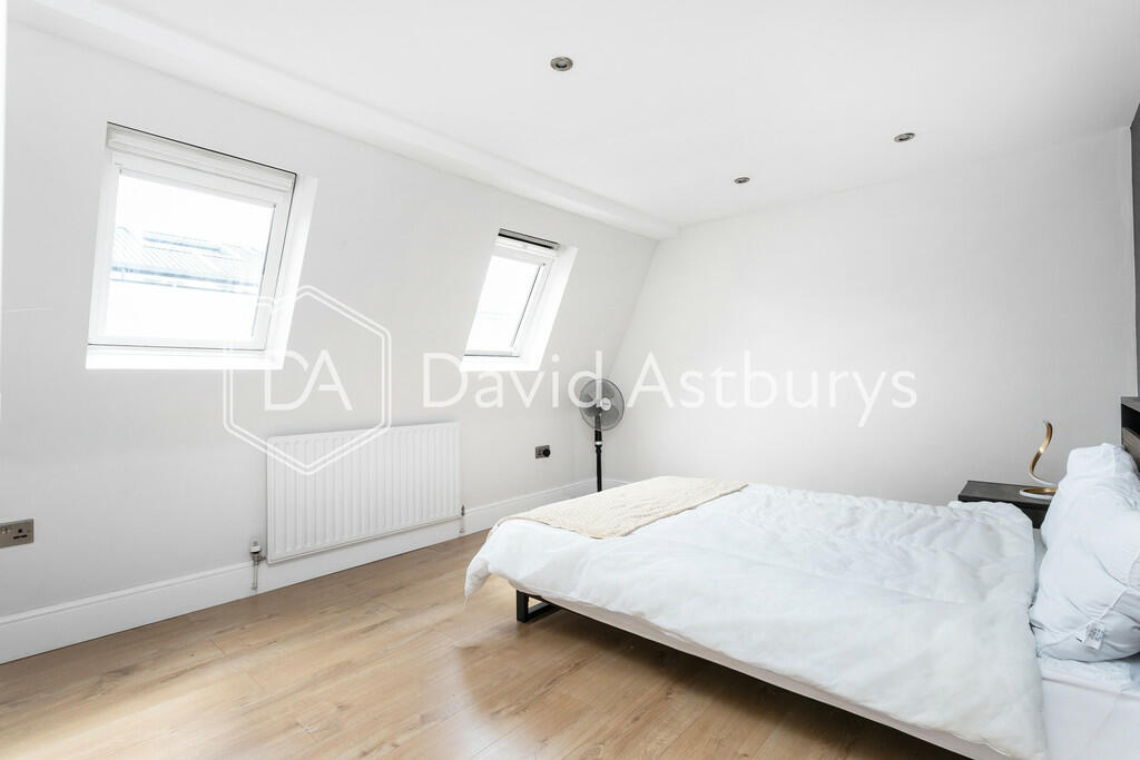 3 bed Apartment for rent in Friern Barnet. From David Astburys Ltd - London
