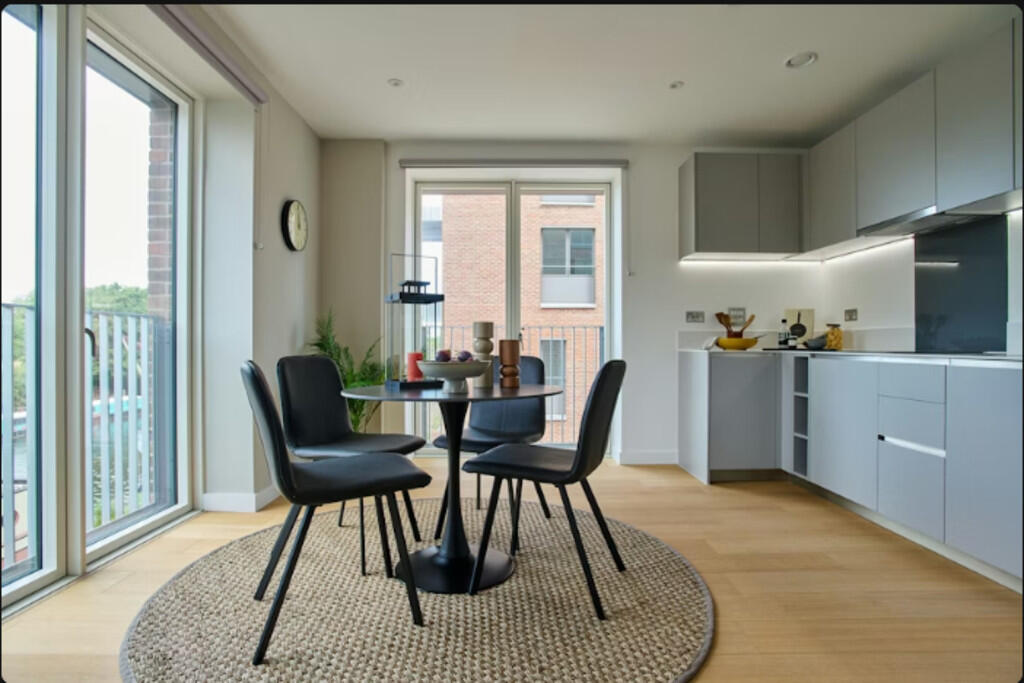 2 bed Apartment for rent in Tottenham. From David Astburys Ltd - London