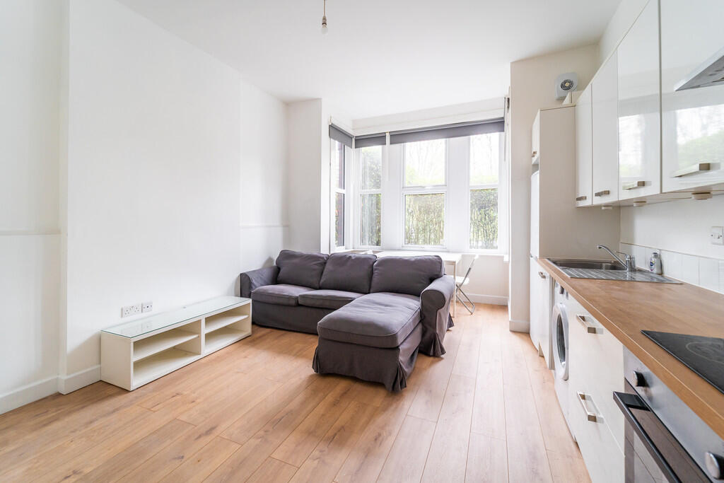 1 bed Apartment for rent in London. From David Astburys Ltd - London