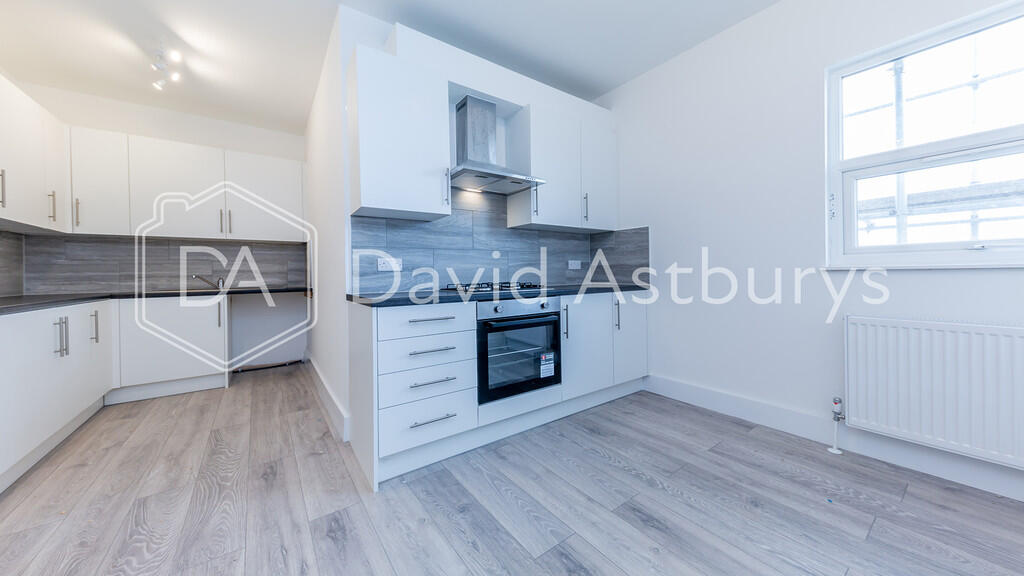 4 bed 1st Floor Flat for rent in Hornsey. From David Astburys Ltd - London