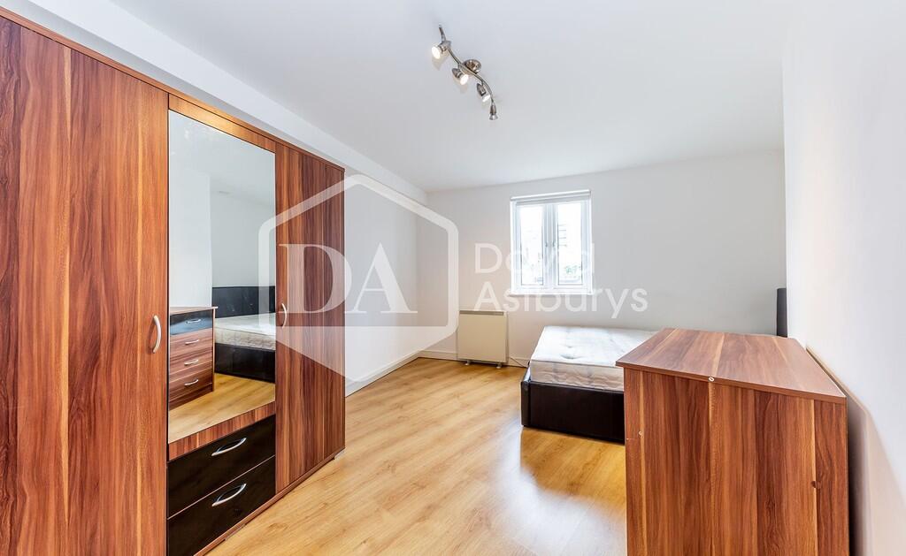 4 bed Apartment for rent in London. From David Astburys Ltd - London