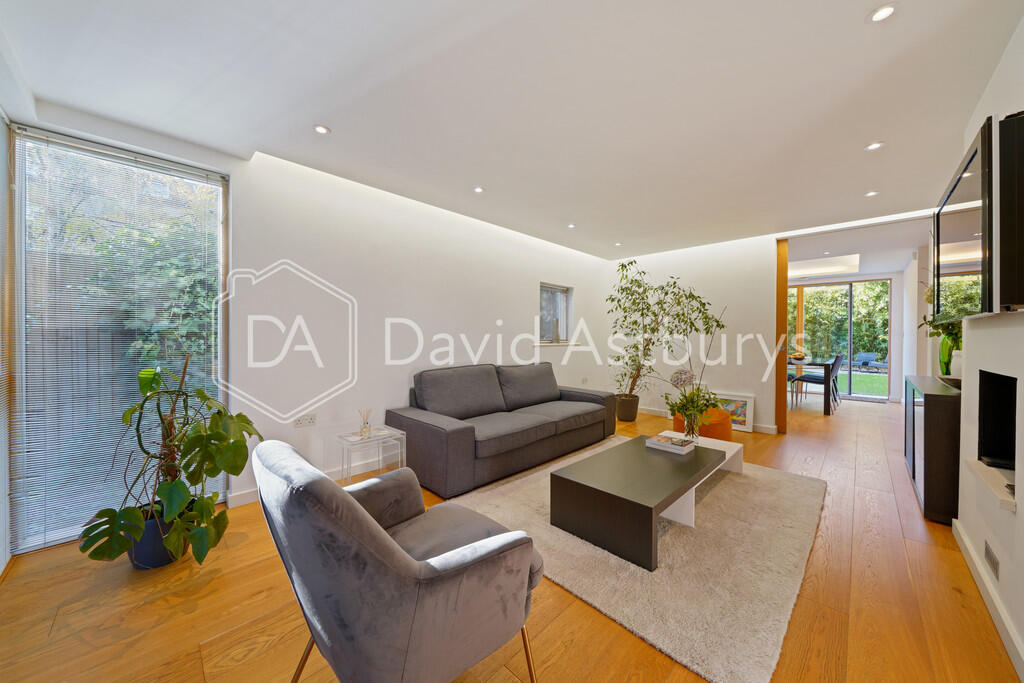 3 bed Mews for rent in London. From David Astburys Ltd - London