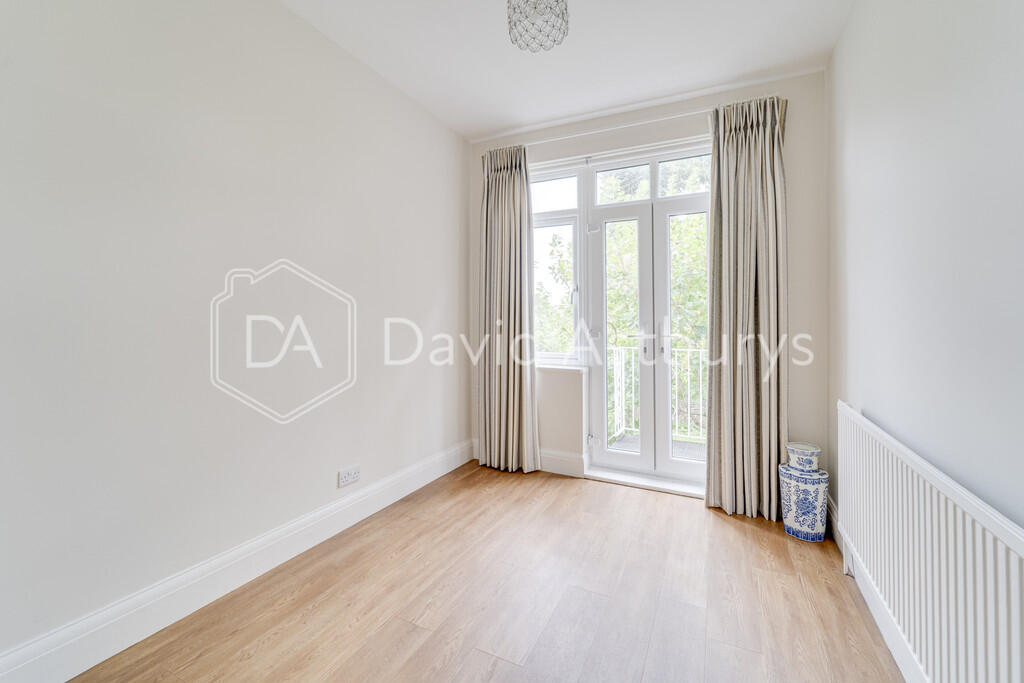 3 bed Apartment for rent in London. From David Astburys Ltd - London