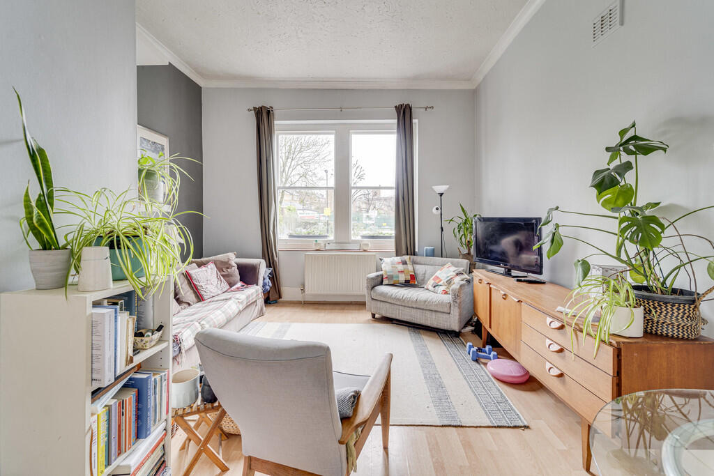 3 bed Apartment for rent in Stoke Newington. From David Astburys Ltd - London