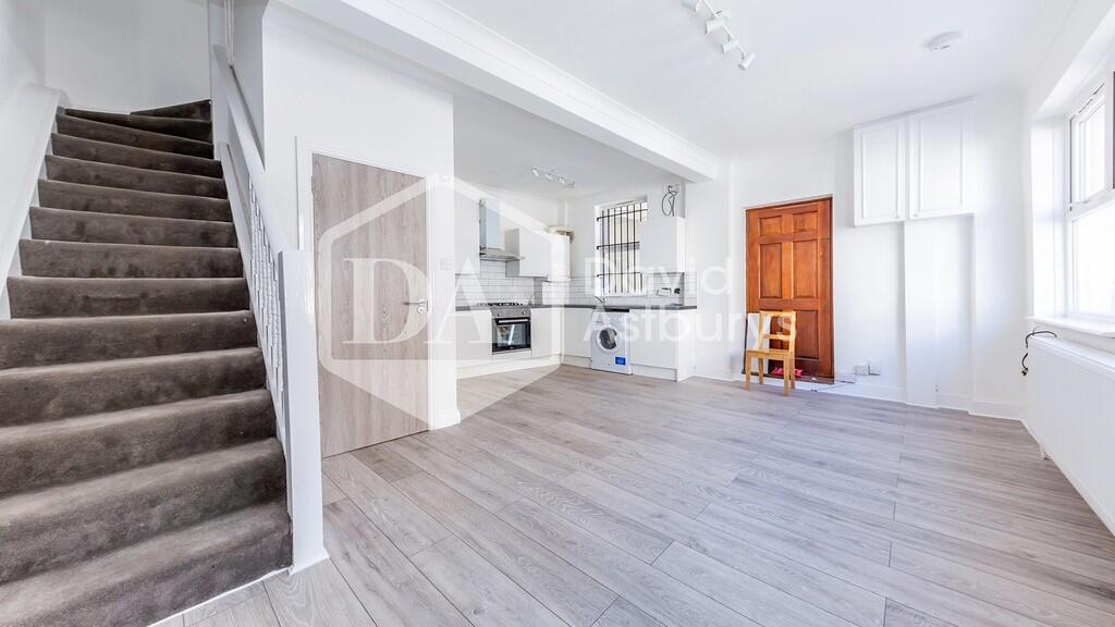 3 bed Apartment for rent in Hornsey. From David Astburys Ltd - London