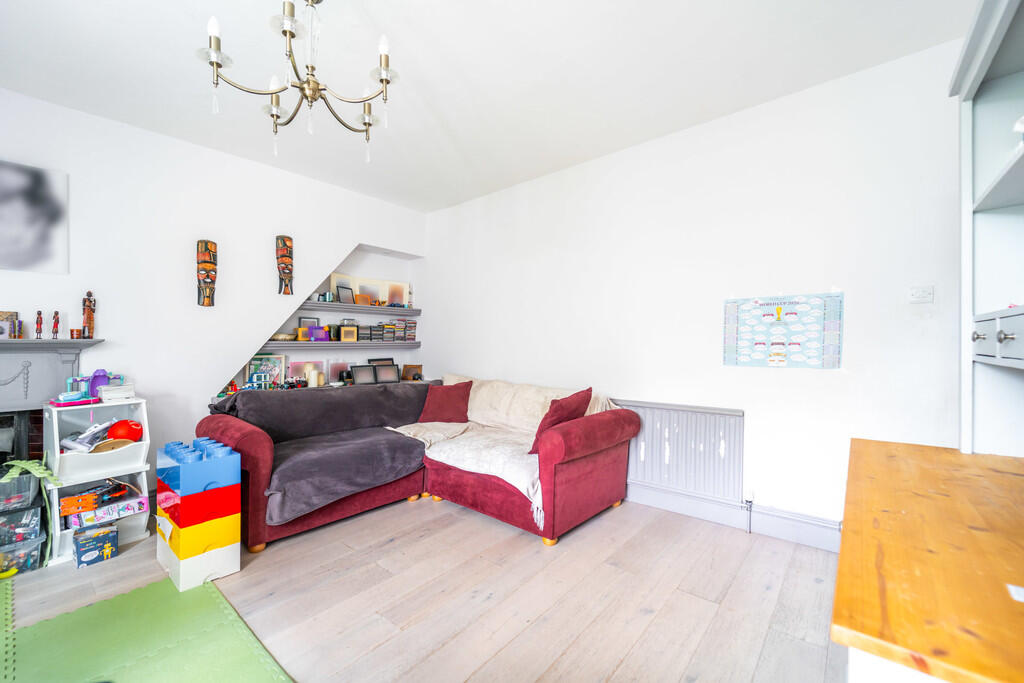2 bed Apartment for rent in Hornsey. From David Astburys Ltd - London