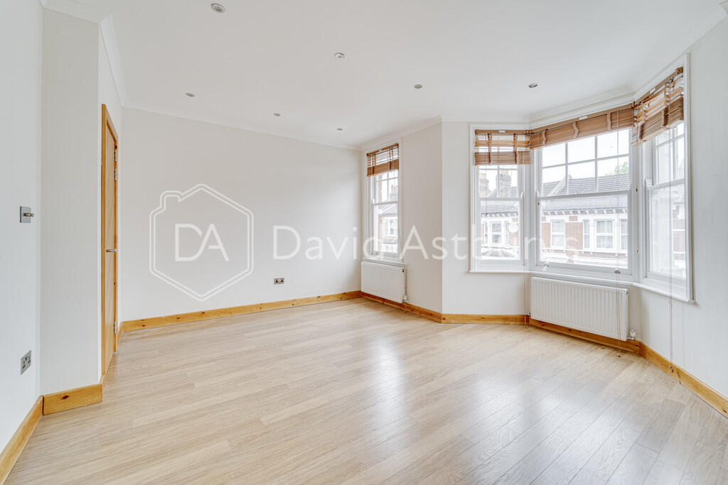 2 bed Apartment for rent in London. From David Astburys Ltd - London