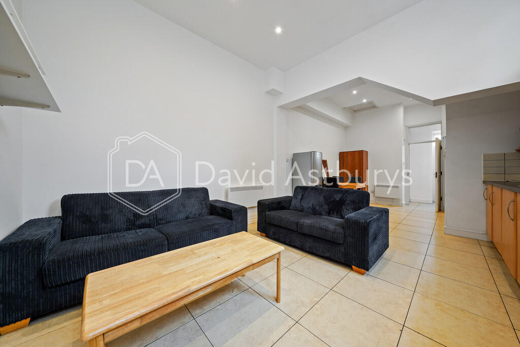 4 bed 1st Floor Flat for rent in Hornsey. From David Astburys Ltd - London