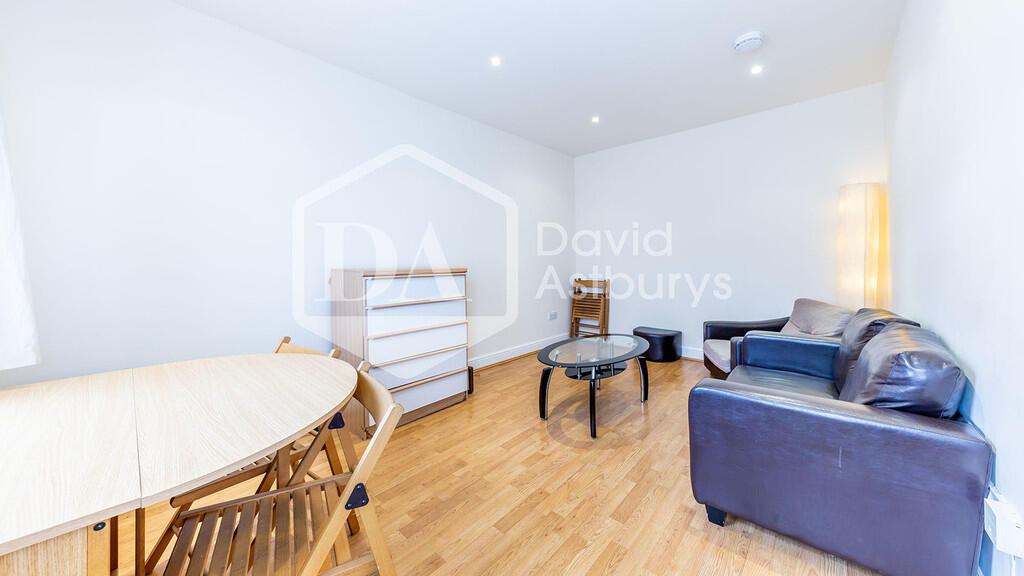 3 bed Apartment for rent in Hornsey. From David Astburys Ltd - London
