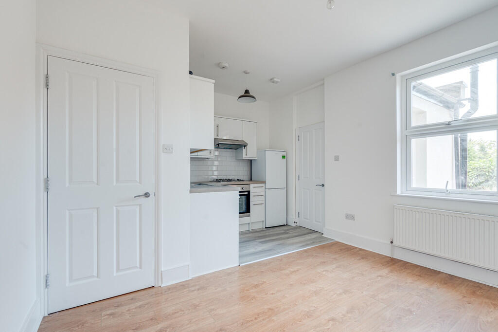 1 bed Apartment for rent in Wood Green. From David Astburys Ltd - London