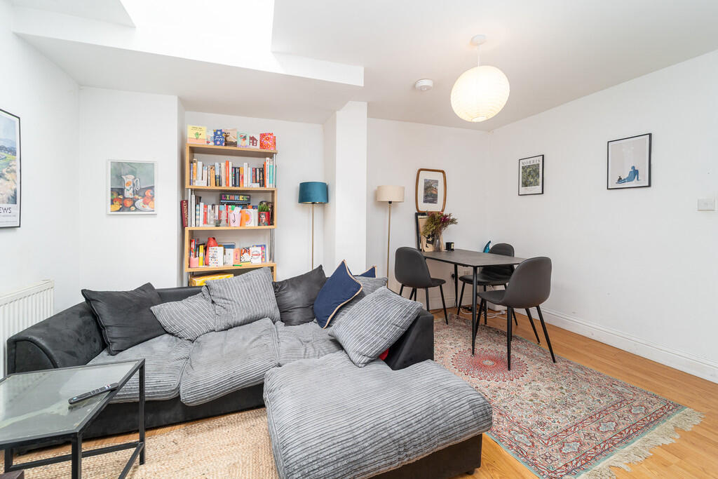 3 bed Apartment for rent in Stoke Newington. From David Astburys Ltd - London