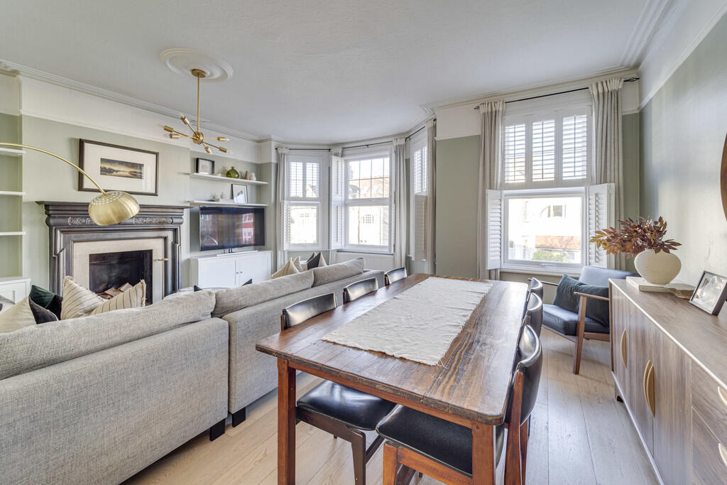 2 bed 1st Floor Flat for rent in London. From David Astburys Ltd - London