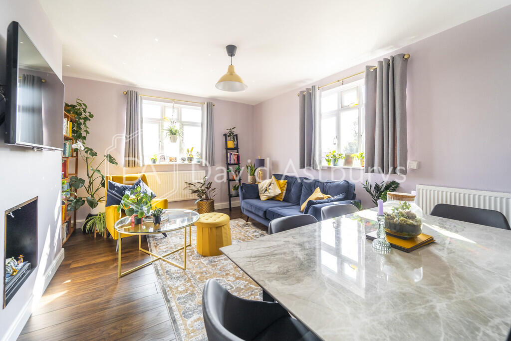 2 bed Apartment for rent in London. From David Astburys Ltd - London