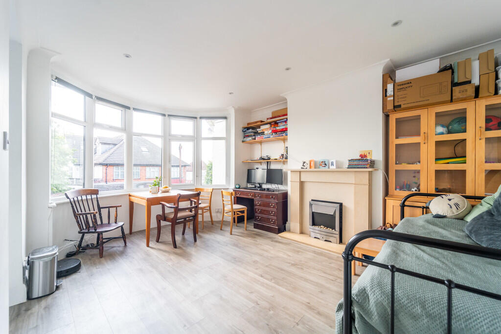 3 bed Apartment for rent in London. From David Astburys Ltd - London