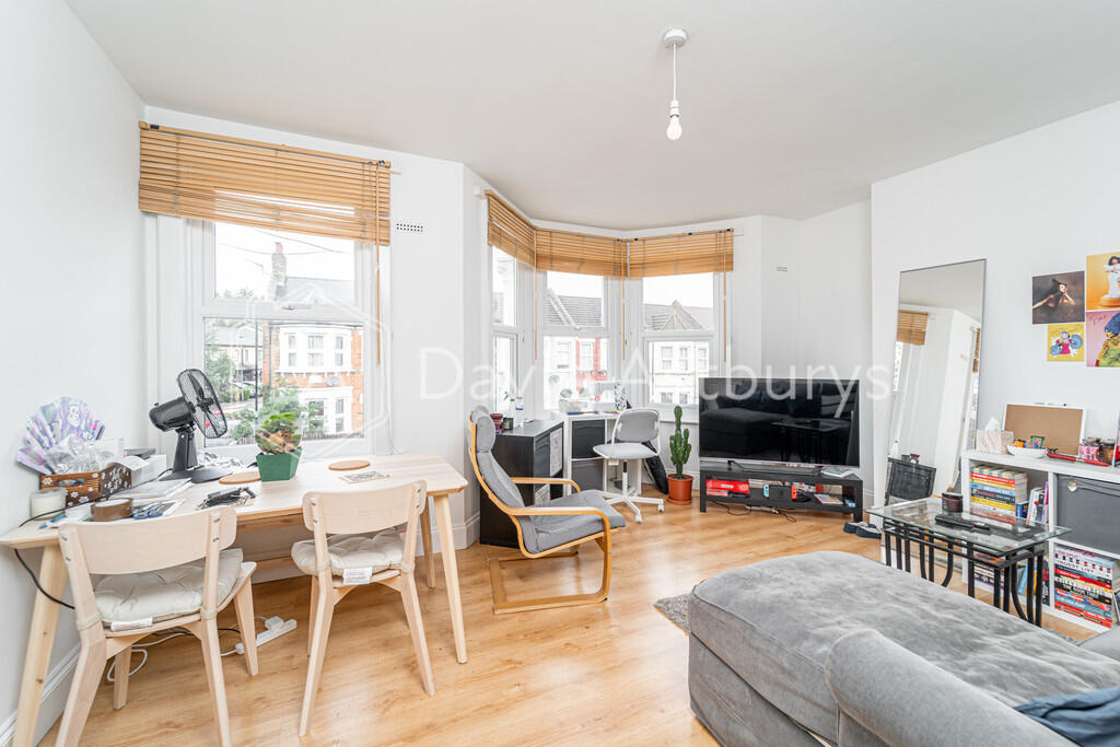 2 bed Apartment for rent in Wood Green. From David Astburys Ltd - London