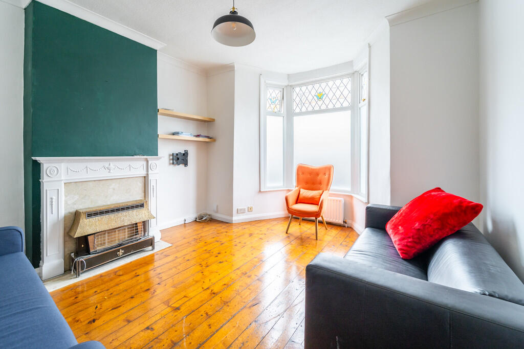 5 bed Mid Terraced House for rent in Hornsey. From David Astburys Ltd - London 5 bed Mid Terraced House for rent in Hornsey. From David Astburys Ltd - London