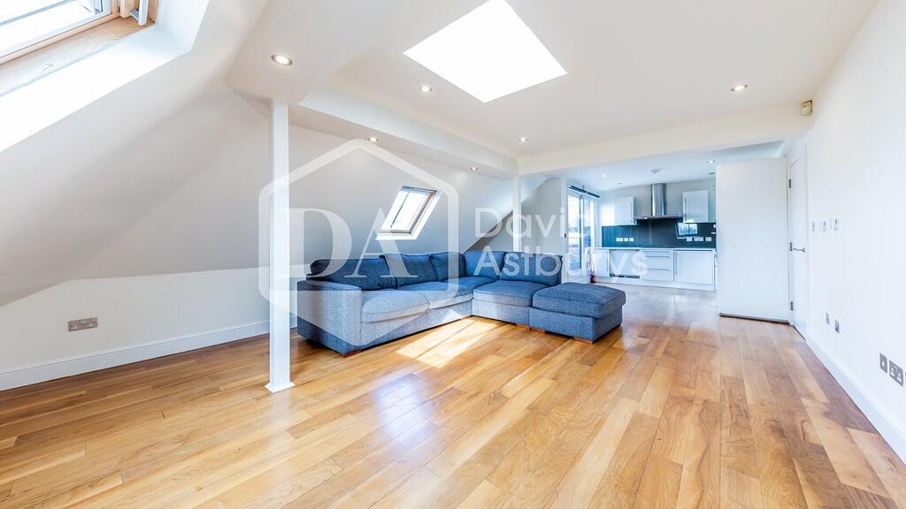 3 bed 1st Floor Flat for rent in London. From David Astburys Ltd - London