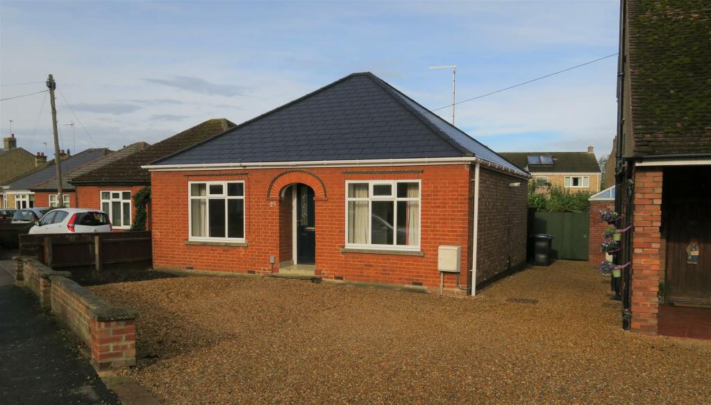 2 bed Detached bungalow for rent in Ely. From David Clark and Company - Ely