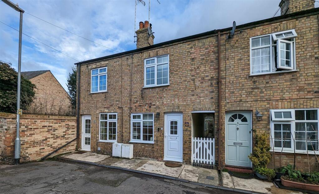 2 bed Mid Terraced House for rent in Ely. From David Clark & Company - Ely
